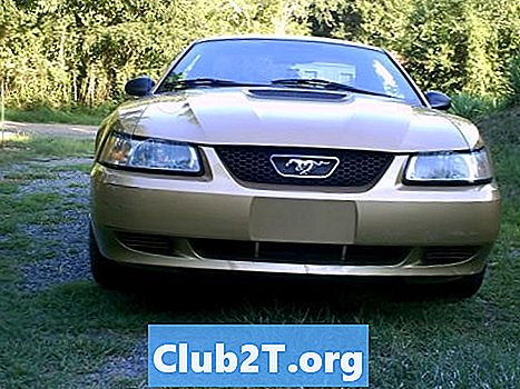 2000 „Ford Mustang“ automobilių stereofoninės instaliacijos instrukcijos